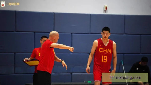 中国男篮技术组合训练，攻防衔接与细节执行成重点